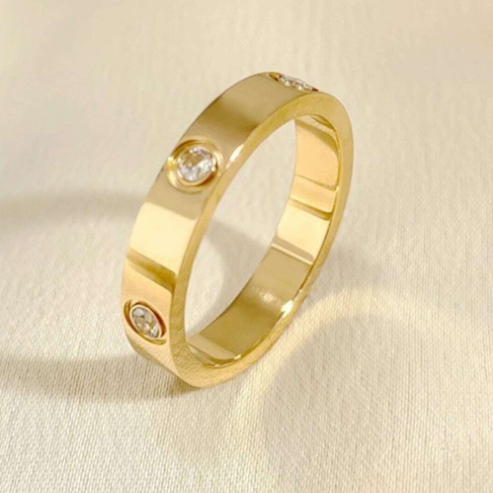 ✨NEW✨GOLD & CUBIC ZIRCONIA EUROPEAN STYLE RING